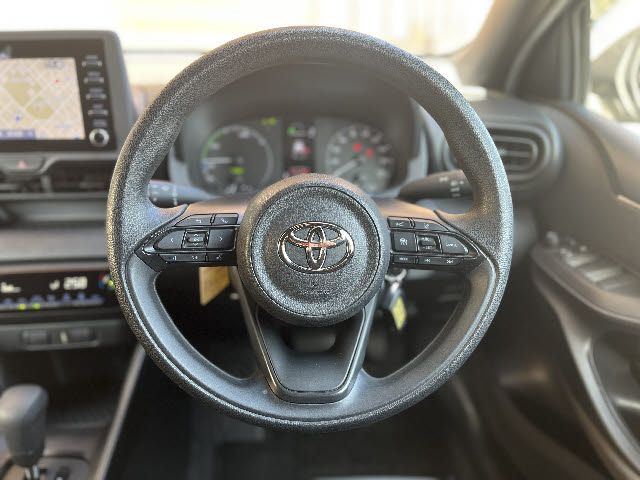 TOYOTA YARIS HYBRID 2020 Image 31