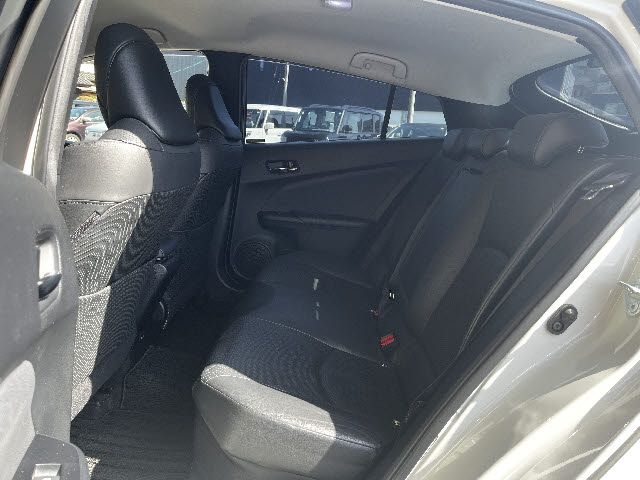 TOYOTA PRIUS 2016 Image 31