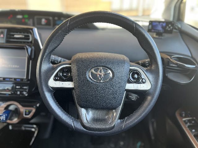 TOYOTA PRIUS 2016 Image 31