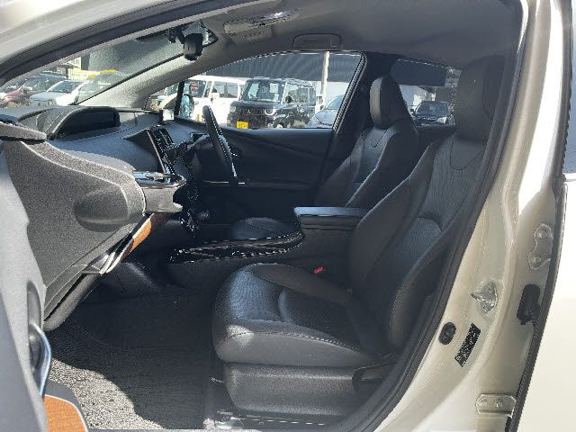 TOYOTA PRIUS 2016 Image 31