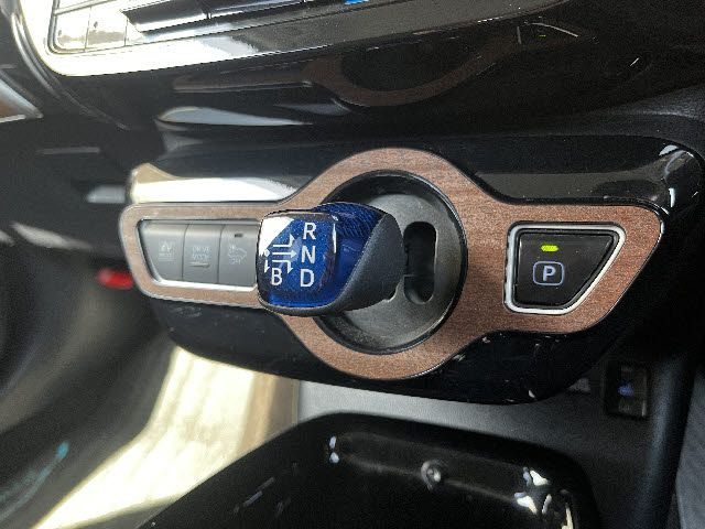 TOYOTA PRIUS 2016 Image 31