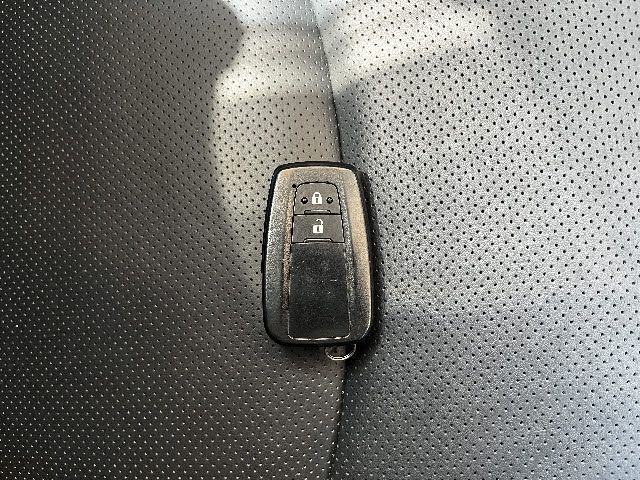 TOYOTA PRIUS 2016 Image 31