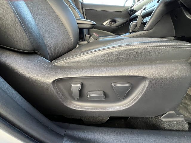 TOYOTA YARIS CROSS HYBRID 2024 Image 31