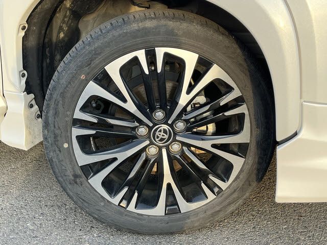 TOYOTA YARIS CROSS HYBRID 2024 Image 31