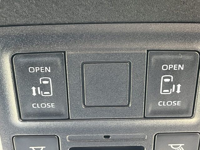 TOYOTA NOAH HYBRID 2024 Image 31