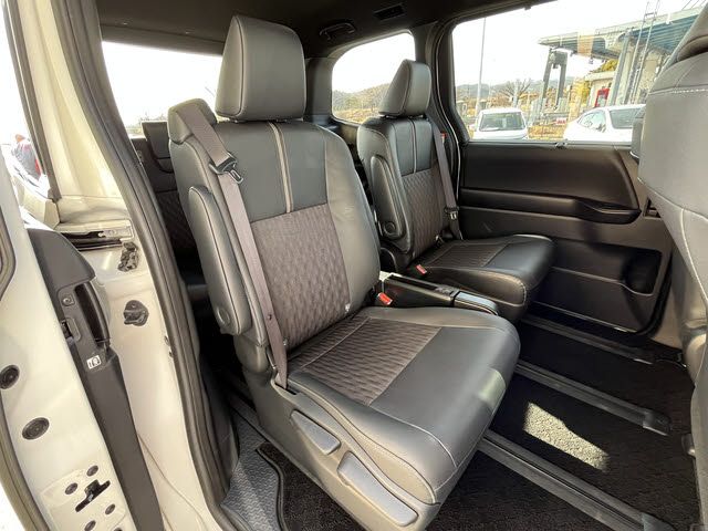 TOYOTA NOAH HYBRID 2024 Image 31