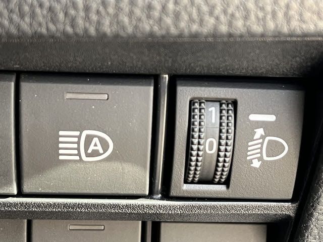 TOYOTA NOAH HYBRID 2024 Image 31