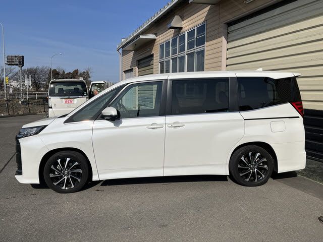 TOYOTA NOAH HYBRID 2024 Image 31