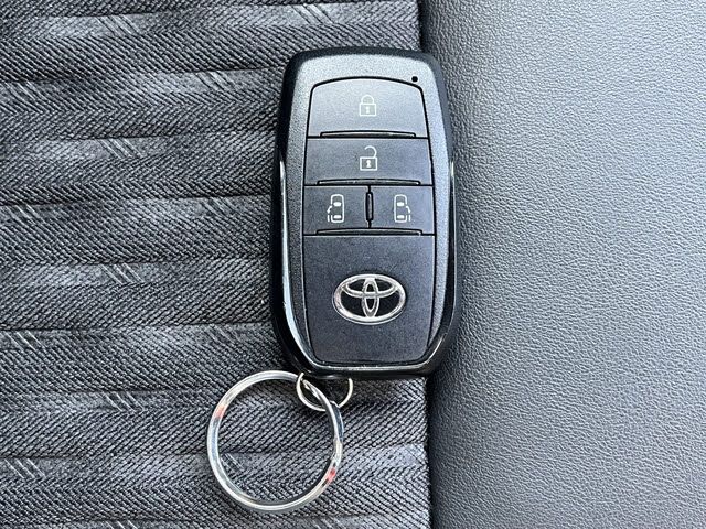 TOYOTA NOAH HYBRID 2024 Image 31