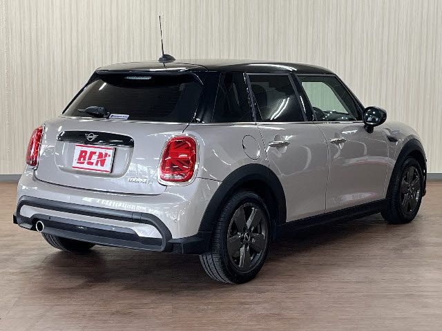 BMW MINI COOPER D 5DOOR 2021 Image 31