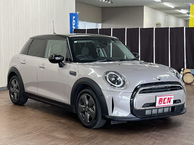 BMW MINI COOPER D 5DOOR 2021 Image 31