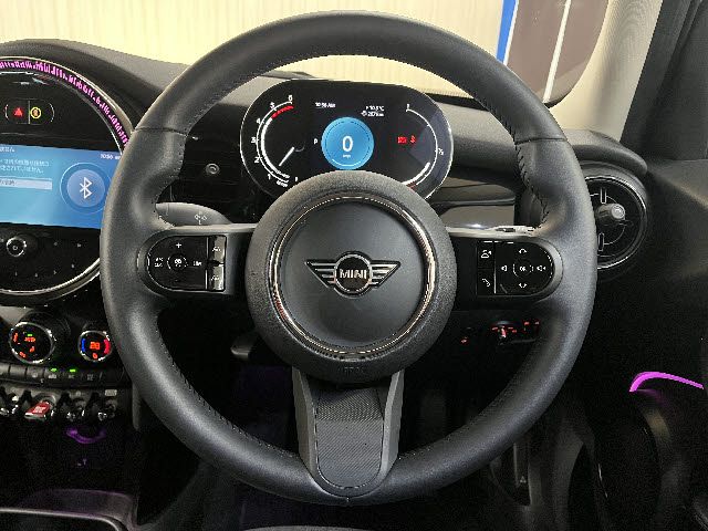 BMW MINI COOPER D 5DOOR 2021 Image 31