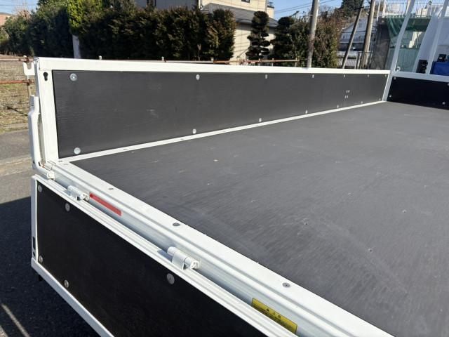 MITSUBISHI CANTER 2025 Image 31