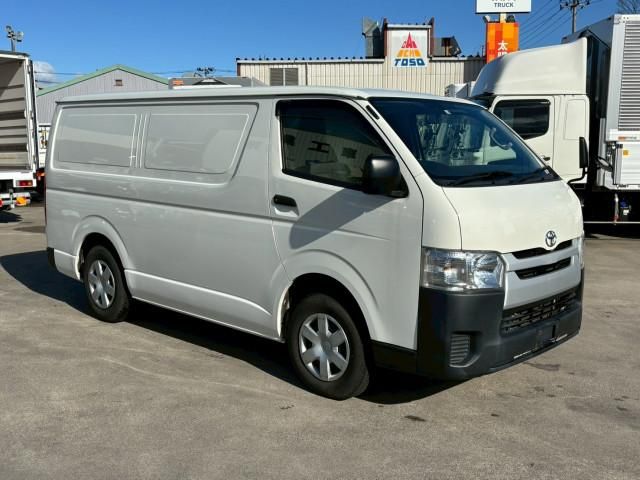 TOYOTA HIACE VAN 4WD 2018 Image 31
