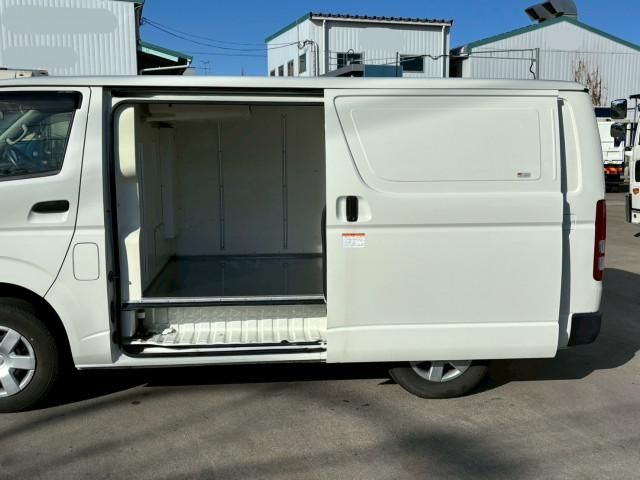 TOYOTA HIACE VAN 4WD 2018 Image 31