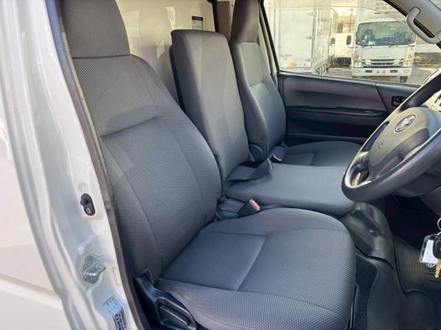 TOYOTA HIACE VAN 4WD 2018 Image 31