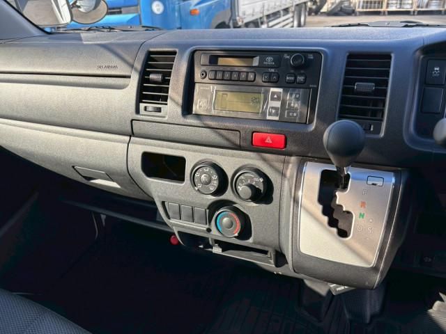 TOYOTA HIACE VAN 4WD 2018 Image 31