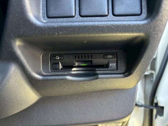 TOYOTA HIACE VAN 4WD 2018 Image 31