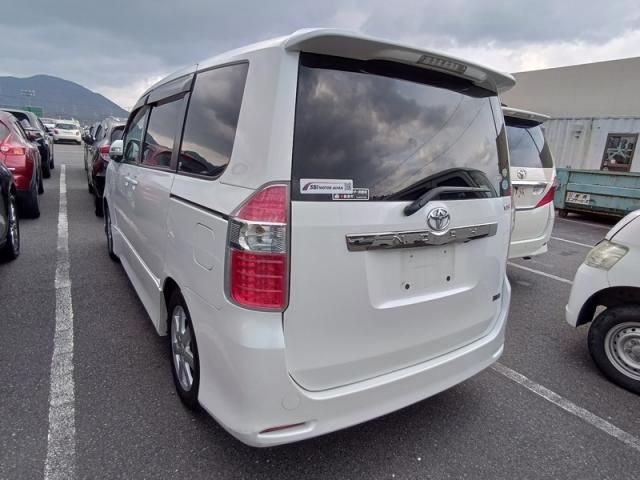 TOYOTA NOAH 2009 Image 31