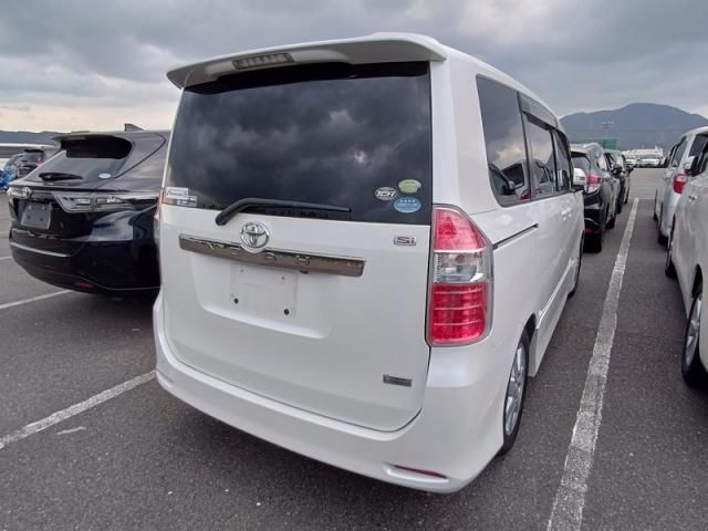 TOYOTA NOAH 2009 Image 31