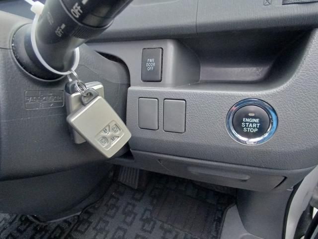 TOYOTA NOAH 2009 Image 31