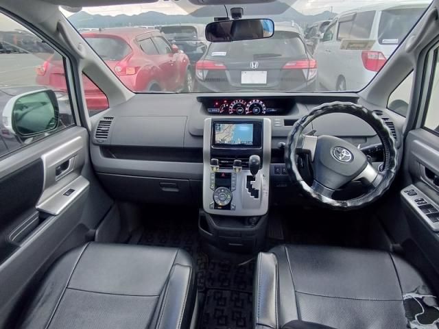 TOYOTA NOAH 2009 Image 31