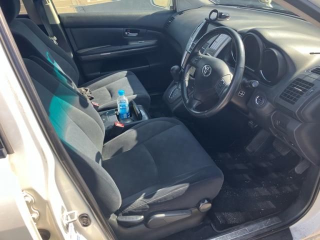 TOYOTA HARRIER HYBRID 2012 Image 31