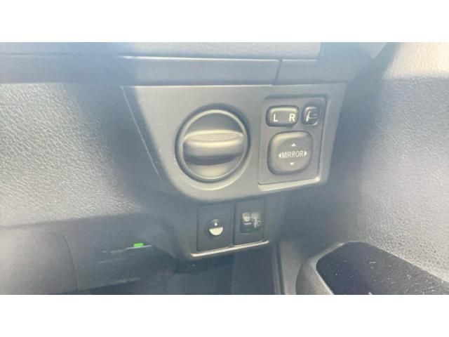 TOYOTA COROLLA FIELDER 2013 Image 31