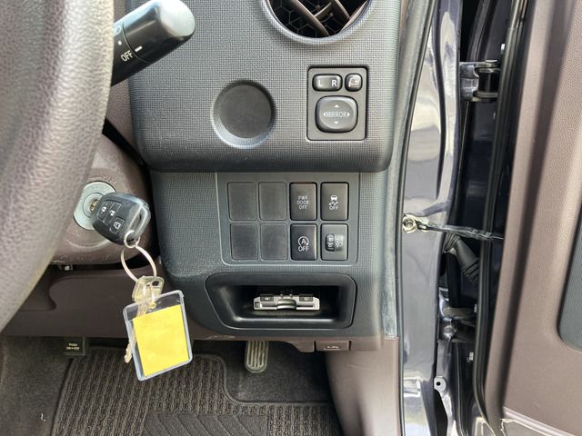 TOYOTA SPADE 2015 Image 31