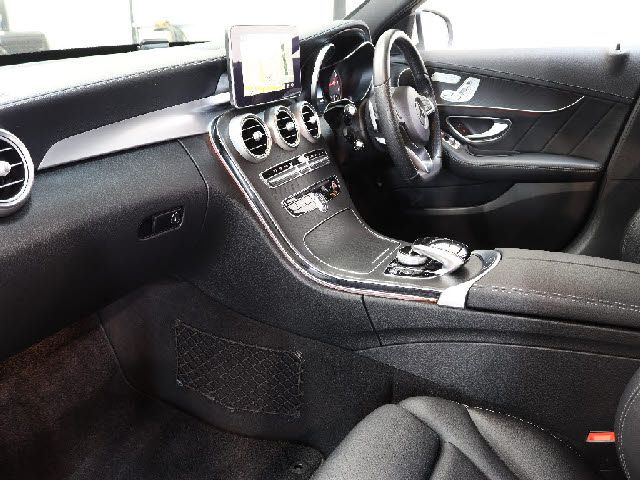 MERCEDES BENZ C CLAS 2017 Image 31