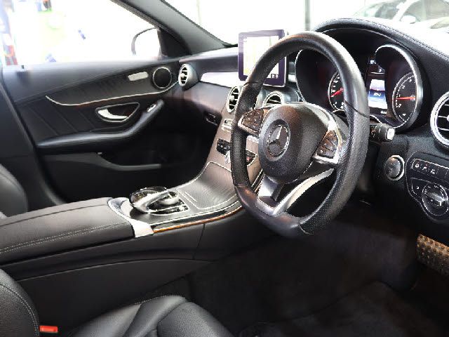 MERCEDES BENZ C CLAS 2017 Image 31