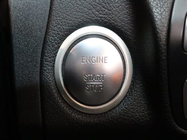 MERCEDES BENZ C CLAS 2017 Image 31