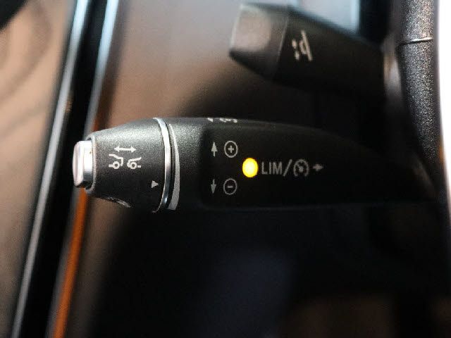 MERCEDES BENZ C CLAS 2017 Image 31