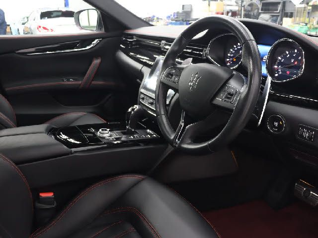 MASERATI QUATTROPORT 2017 Image 31