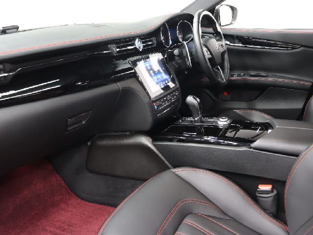 MASERATI QUATTROPORT 2017 Image 31