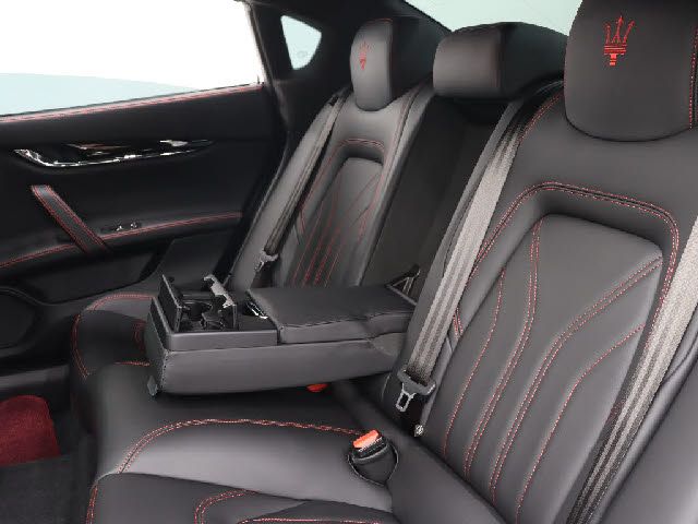 MASERATI QUATTROPORT 2017 Image 31