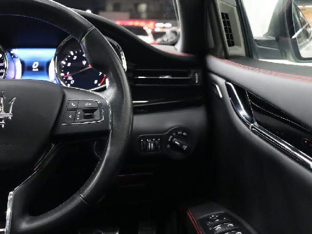 MASERATI QUATTROPORT 2017 Image 31
