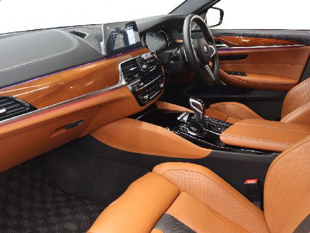 BMW M5 2018 Image 31