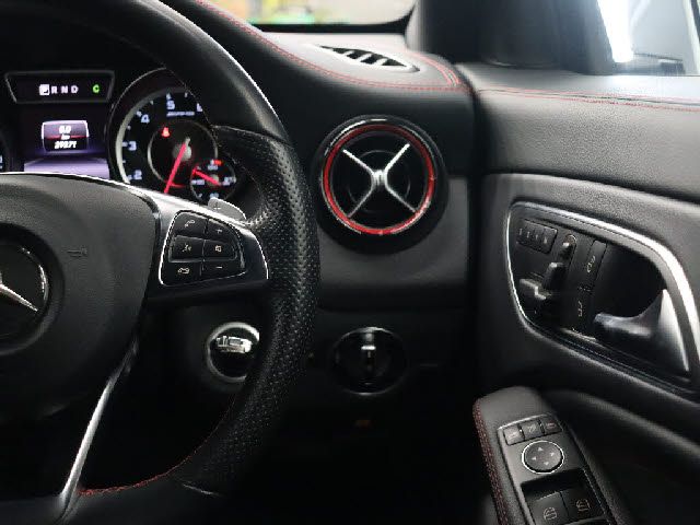 MERCEDES BENZ MERCEDES AMG CLA CLA 2015 Image 31