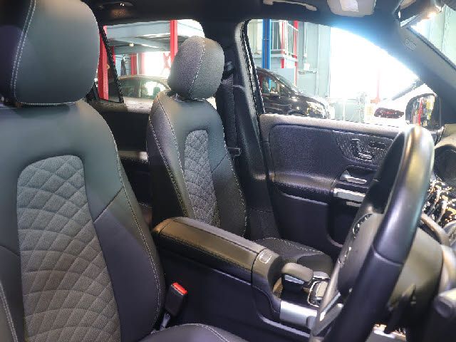 MERCEDES BENZ GLB 2020 Image 31