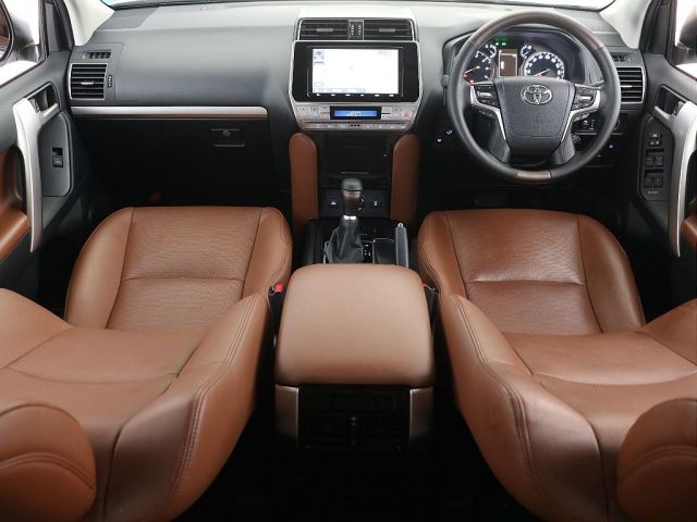 TOYOTA LANDCRUISER PRADO 2022 Image 31