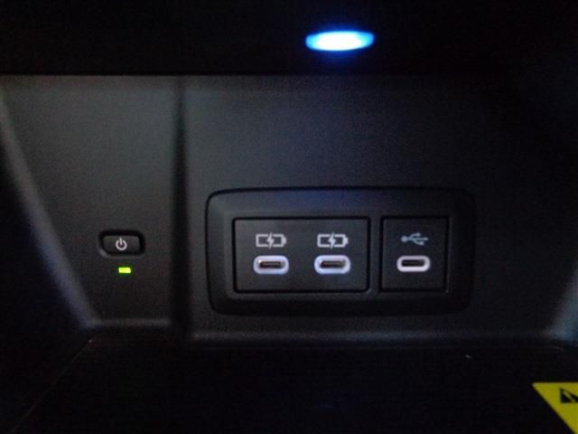 TOYOTA HARRIER HYBRID 2023 Image 31