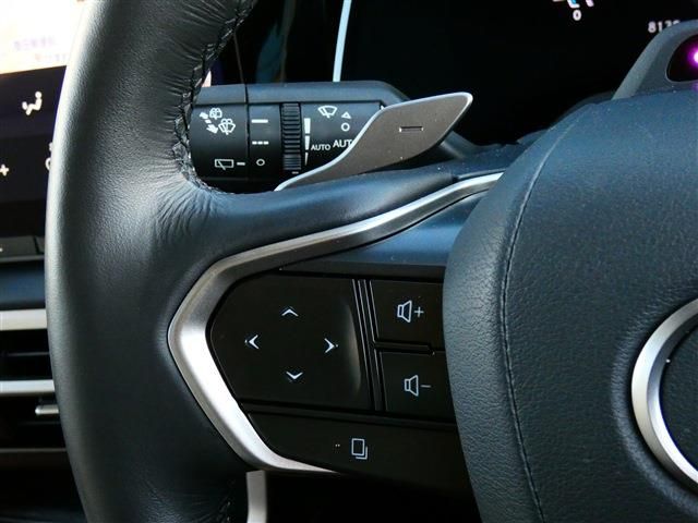 TOYOTA LEXUS RX450H+ 2023 Image 31