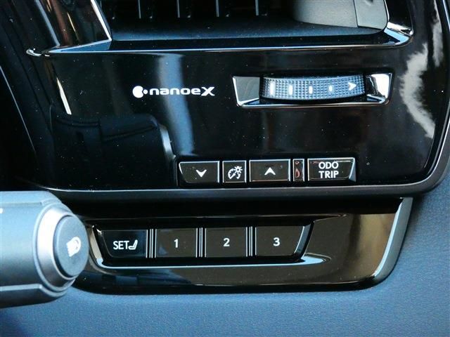 TOYOTA LEXUS RX450H+ 2023 Image 31