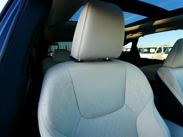 TOYOTA LEXUS RX450H+ 2023 Image 31