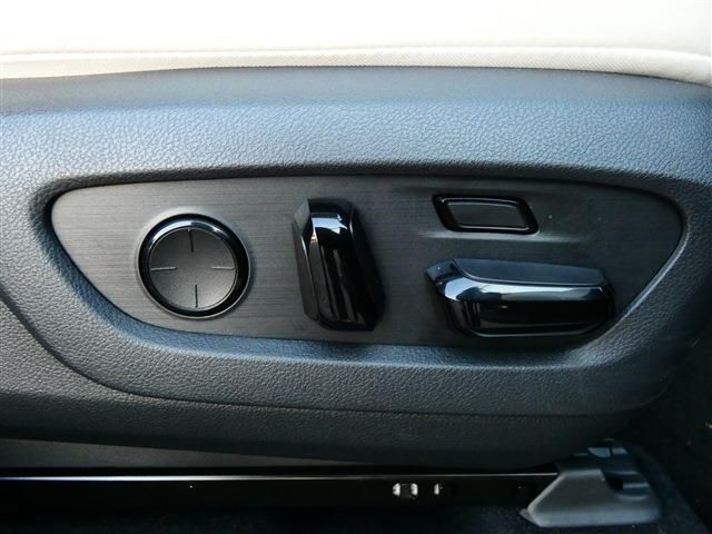 TOYOTA LEXUS RX450H+ 2023 Image 31