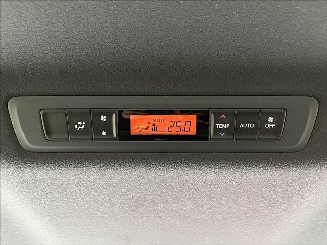 TOYOTA VOXY 2019 Image 31