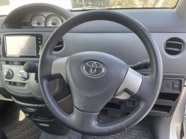 TOYOTA SIENTA 2015 Image 31