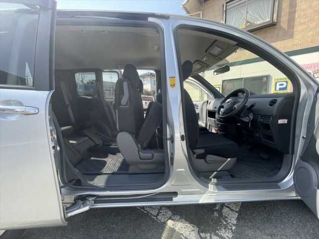 TOYOTA SIENTA 2015 Image 31