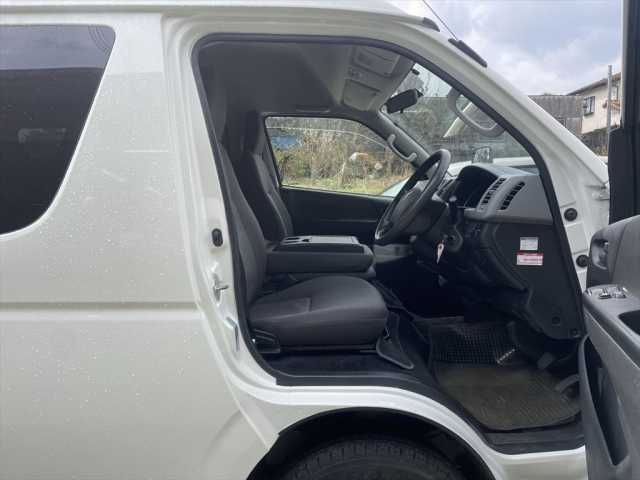 TOYOTA HIACE VAN 1.25T 2WD 2013 Image 31